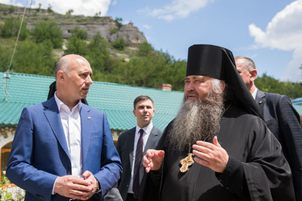 Премьер-министр посетил Монастырь Сахарна.