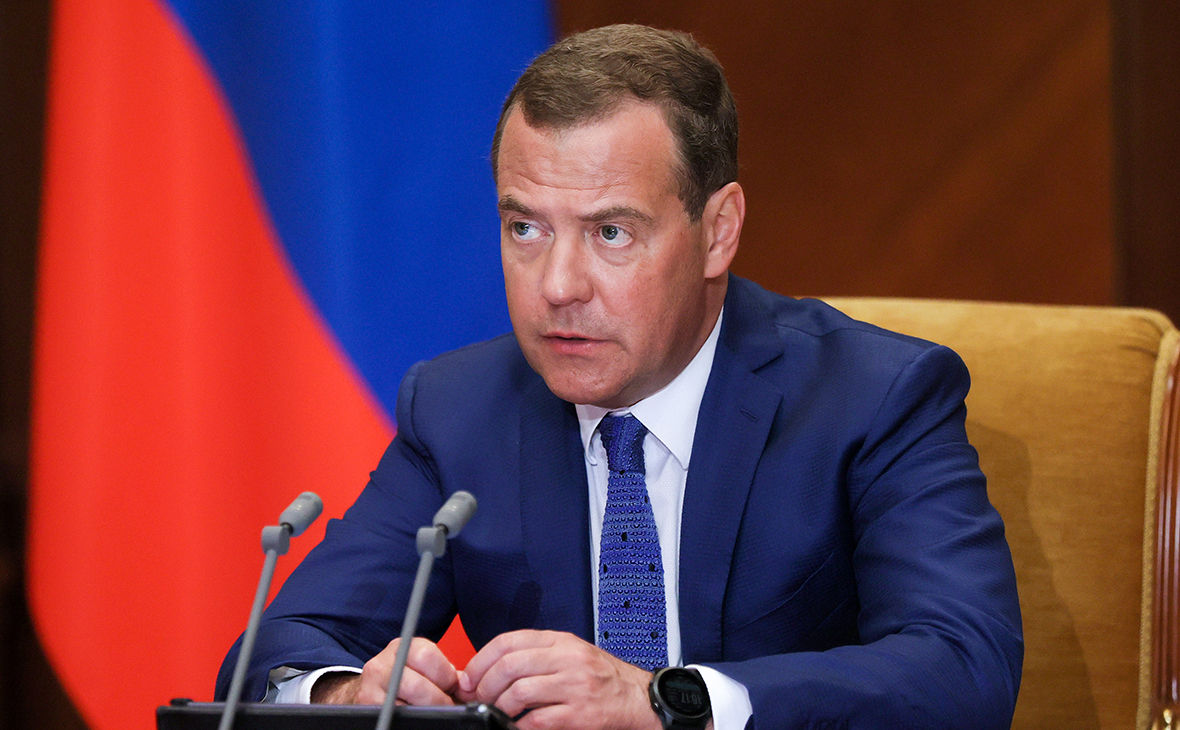 Медведев назвал решение о проведении спецоперации превентивной мерой.