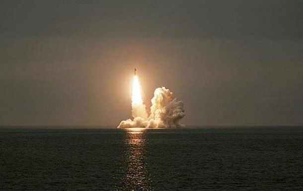 Россия запустила три баллистические ракеты за день.