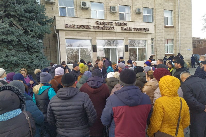 Примар Чадыр-Лунги просит депутатов НСГ избрать руководство и принять закон о патентах.