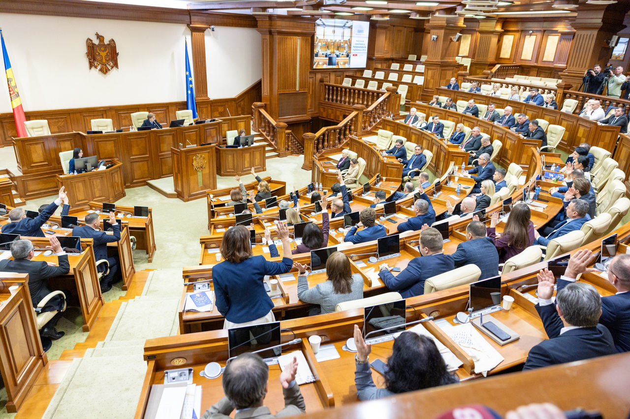 В парламенте создадут 12 комиссий: семь достанутся PAS.