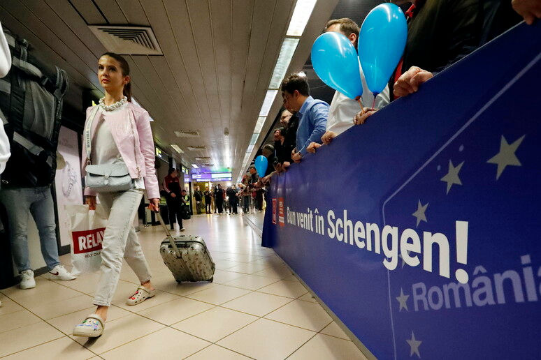 Aderarea României la spaţiul Schengen poate stimula PIB-ul cu până la 2%.