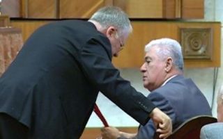  Președintele de onoare al democraților, Dumitru Diacov, neagă că aceștia ar fi discutat cu comuniștii despre organizarea alegerilor parlamentare anticipate.
