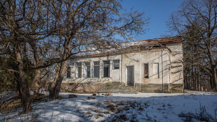 Всего в Молдове почти 60 стариных усадьб. Из них 80% рушатся без ухода.