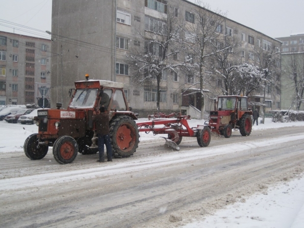 Autoritățile capitalei dau asigurări că ninsoarea de ieri-seară nu a afectat traficul rutier din municipiu.