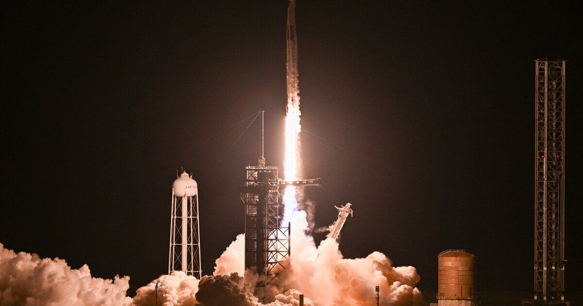 SpaceX успешно запустила миссию Polaris.