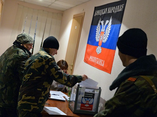 Евросоюз, США и Киев не признали выборы сепаратистов. В ООН их назвали "бесполезными", а Москва уверена в обратном.