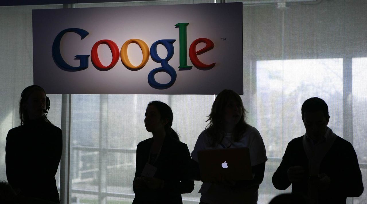 Компания Google инвестирует 550 миллионов долларов в китайский интернет-магазин JD.com.