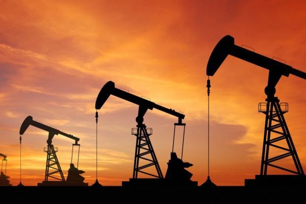 Membrii OPEC nu au reuşit să ajungă la nicio înţelegere cu privire la reducerea producţiei de petrol.