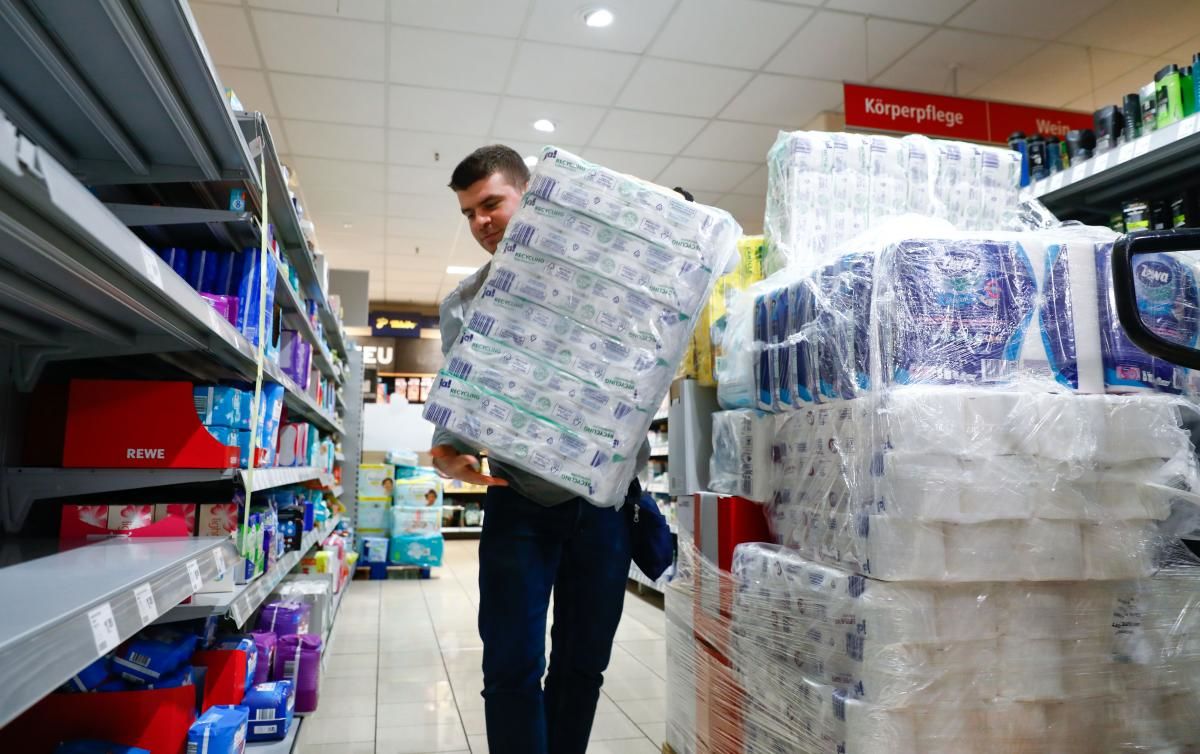 Запас сырья у производителей туалетной бумаги в Украине остался на 10 дней.