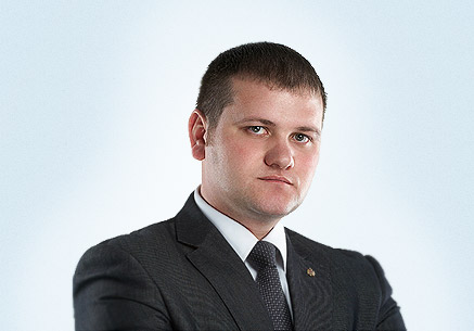 Депутат использовал государственные деньги не по назначению.