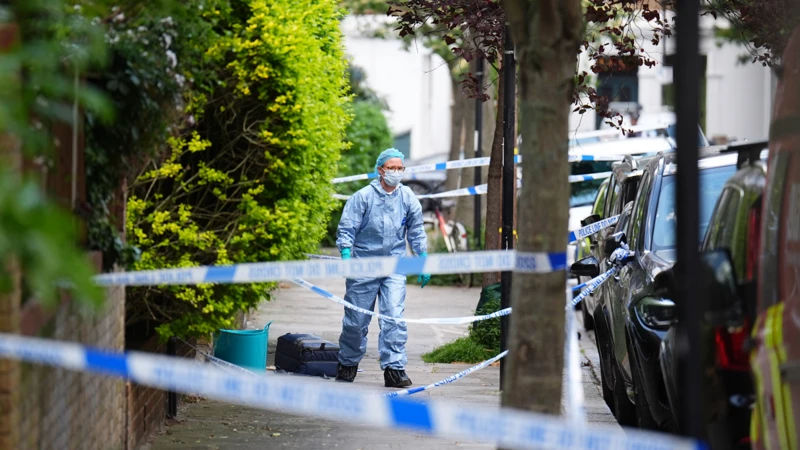 Un cetățean ucrainean, acuzat de incendierea unor case asociate premierului Marii Britanii.