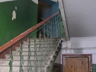 Prima intervenţie a avut loc într-un apartament de pe str. Ştefan cel Mare şi Sfînt nr.6.