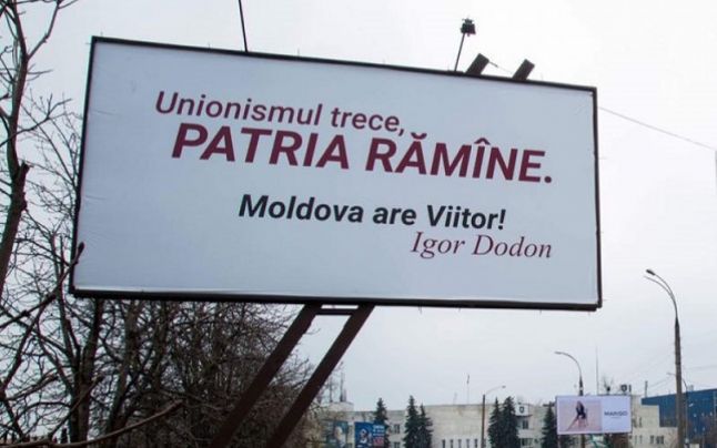 Prin toată Republica Moldova au fost instalate panouri cu un mesaj pentru unionişti.
