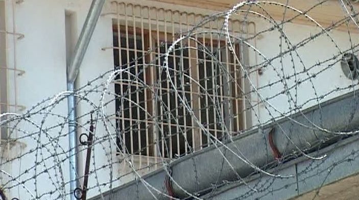 Au prădat o femeie la indicația unui deținut din Penitenciarul din Bălți. 
