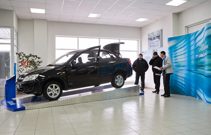 В 2015 году "АвтоВАЗ" четыре раза повышал цены на свои автомобили.