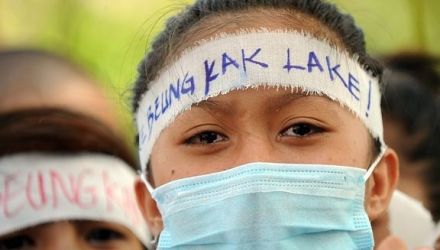 Conform ziarului Phnom Penh Post, autorităţile au identificat cazuri ale noii afecţiuni în 14 provincii ale Cambodgiei. 
