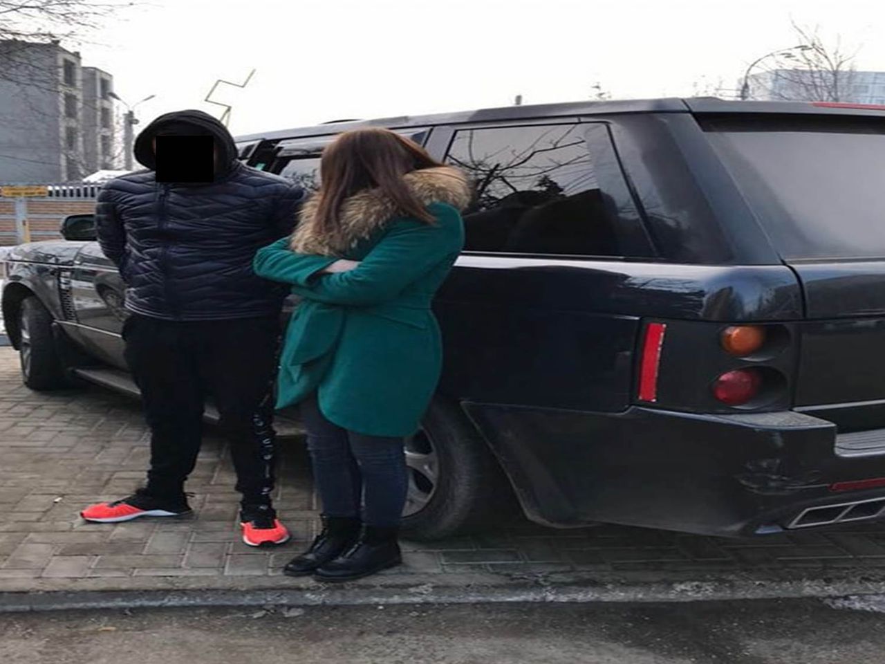 Reținuți în flagrant: Au convins două fete să practice prostituția