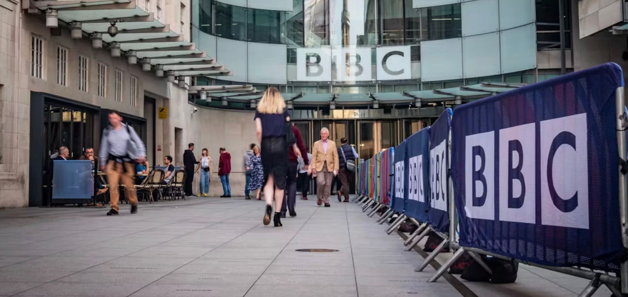 Trump intenționează să dea în judecată BBC și să ceară până la cinci miliarde de dolari.