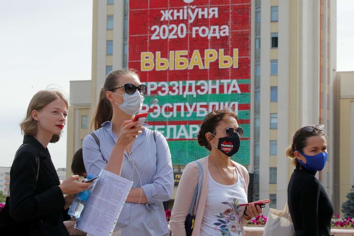 В избиркомах Беларуси рассказали, как подтасовывались результаты выборов. Фото: unian.net.