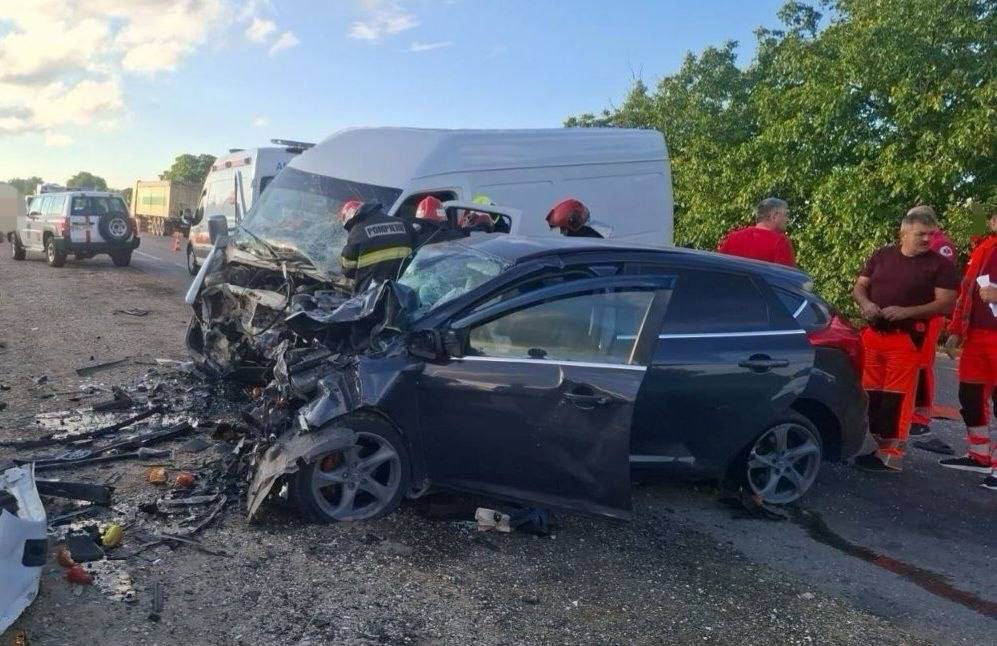 Выжившего в тяжелой аварии в Рышканах водителя срочно прооперировали.