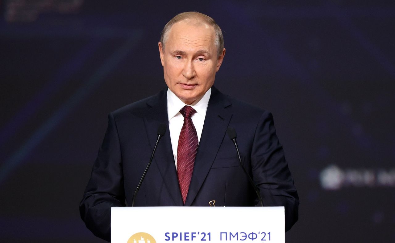 Путин сравнил инцидент с бортом Ryanair с посадкой самолета Эво Моралеса.