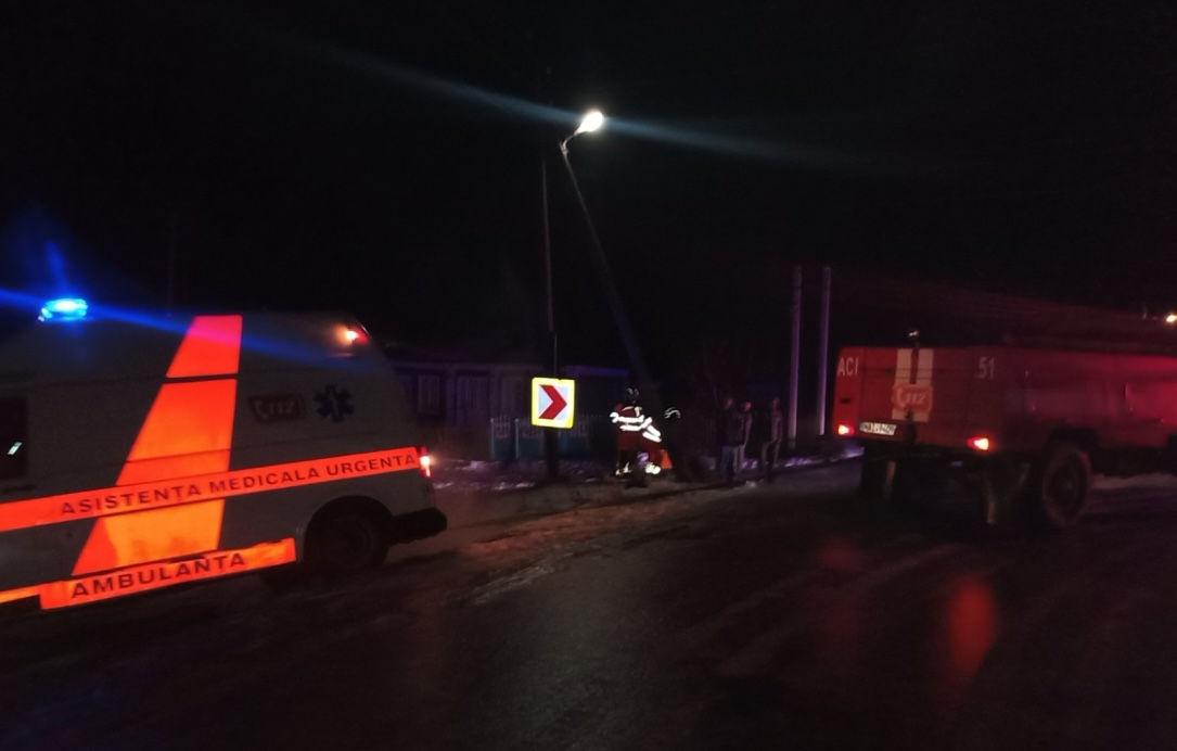 IGSU a efectuat opt misiuni de tractare a vehiculelor din cauza poleiului pe drumuri.