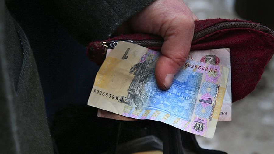 По словам чиновника, украинцы недоедают из-за социально-экономической системы, действующей уже 25 лет. 