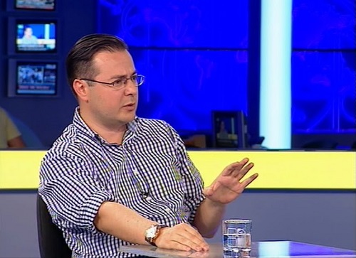 По словам Осталепа, только «неадекватные» люди могут не реагировать наподобного рода заявления. Предложение либералов-реформаторов его, впрочем, не удивило.