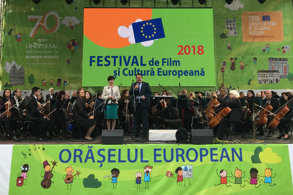 В центральном парке Кишинева состоялся показ европейских фильмов.