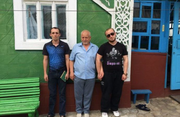 Братья находились на кухне, а их родители были в другой комнате дома, расположенного по улице Сфатул Цэрий.