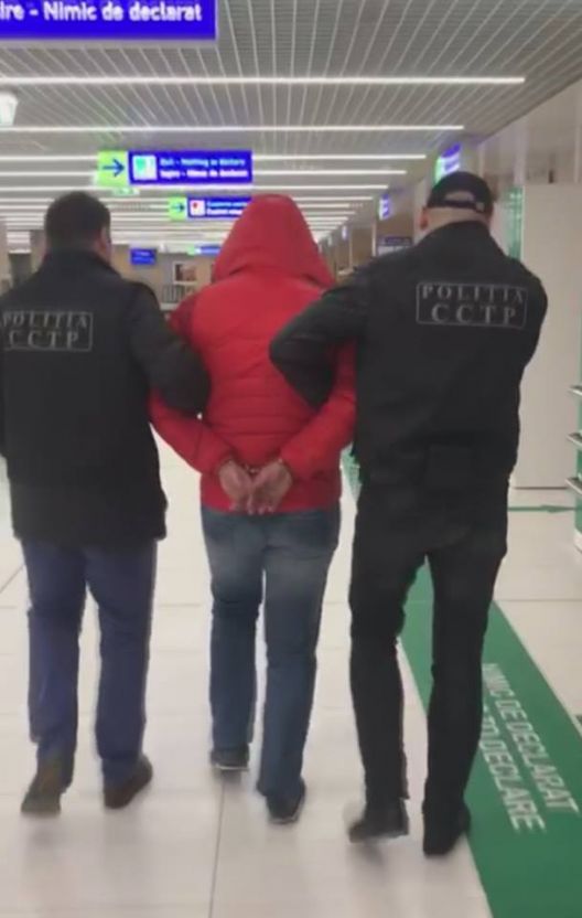 Предполагаемого торговца детьми экстрадировали из Италии в Молдову.