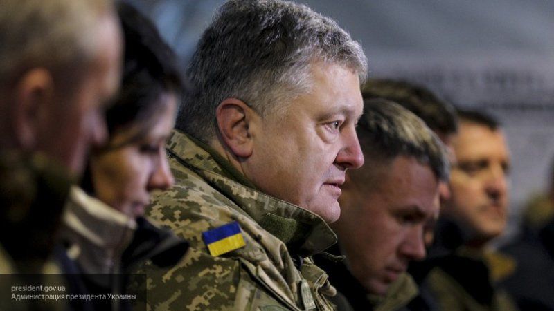 Полковник запаса заявил, что киевские политики способны "начинать войну" с Россией исключительно на словах.