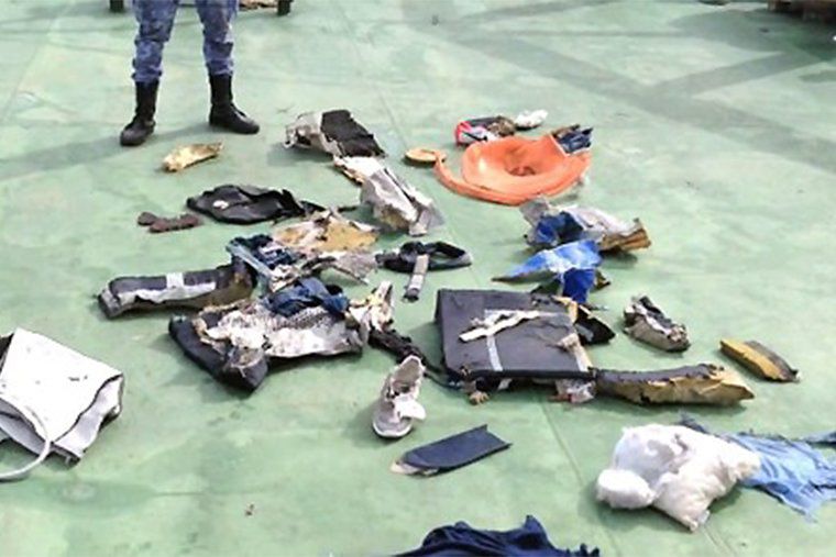 Зона поисков обломков самолета и его черных ящиков была сокращены до пятикилометровой области в Средиземном море.