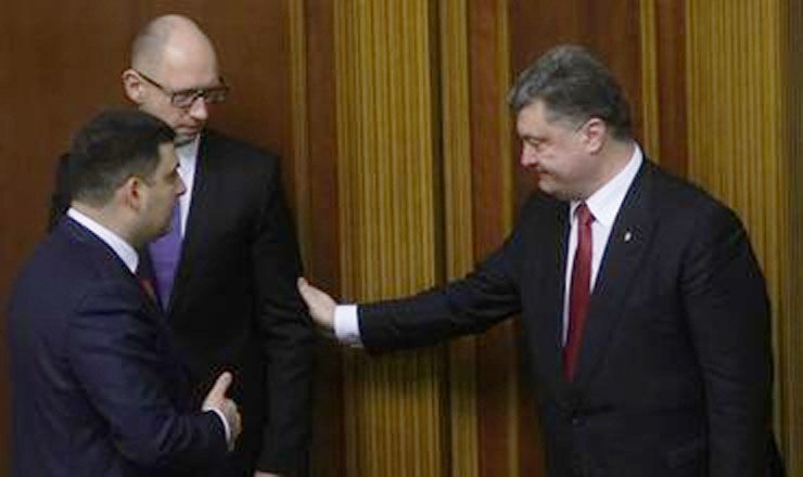 Петр Порошенко крайне обеспокоен союзом премьеров. 
