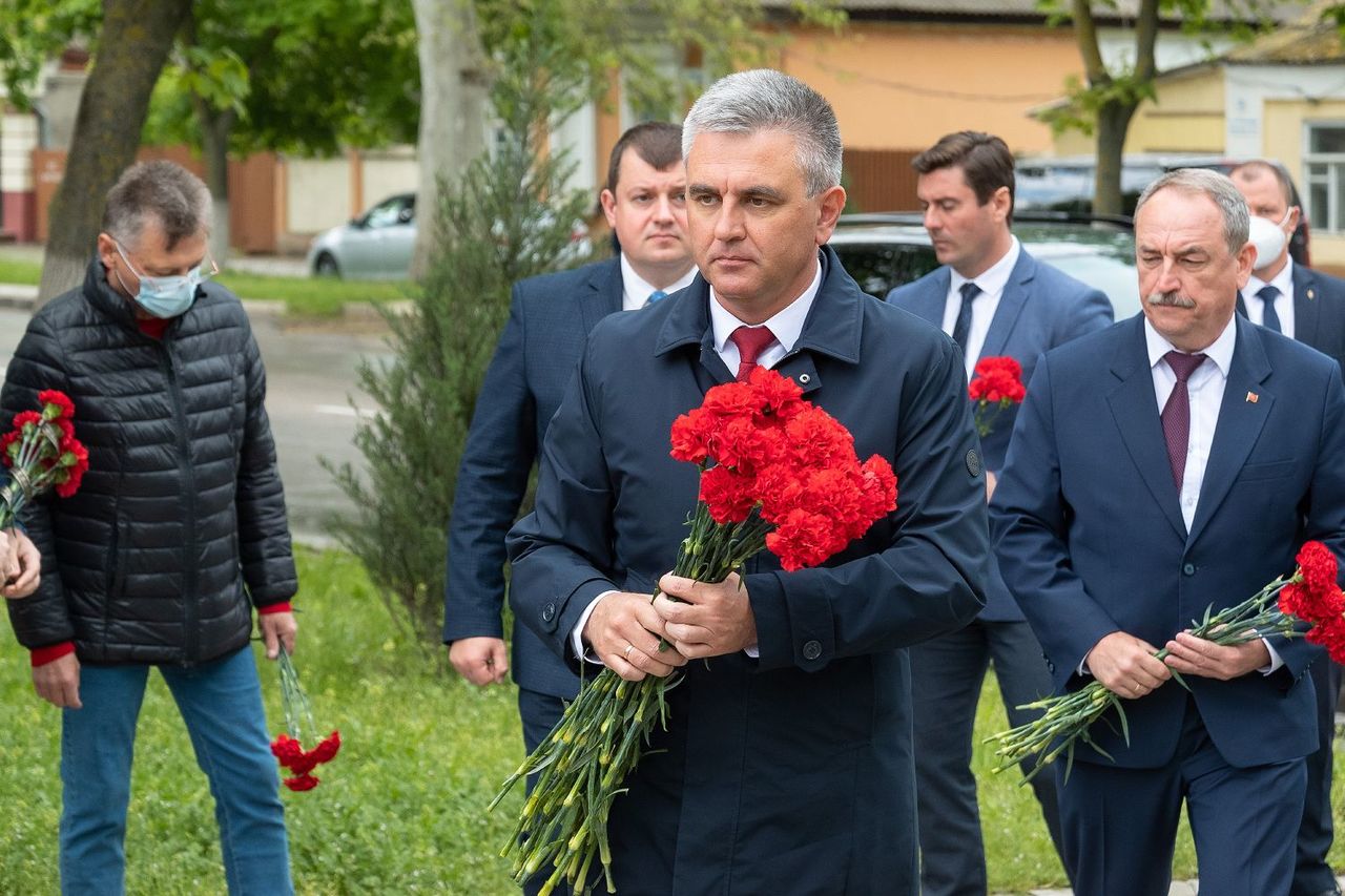 Красносельский почтил память погибших жителей Казани и выразил соболезнования родным.