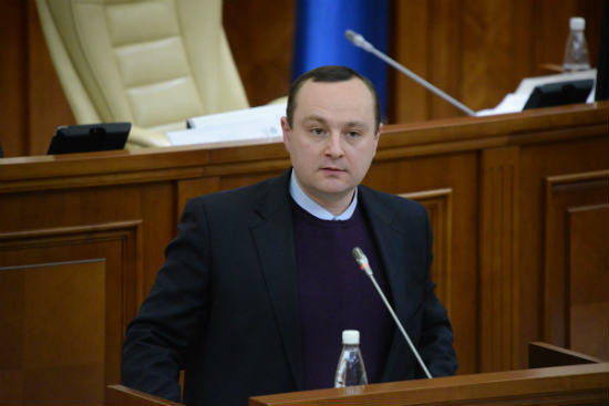 Secretarul executiv al PSRM, Vlad Bătrîncea, îi ia locul lui Igor Dodon din cadrul Biroului Permanent al Parlamentului. Foto: actualitati.md