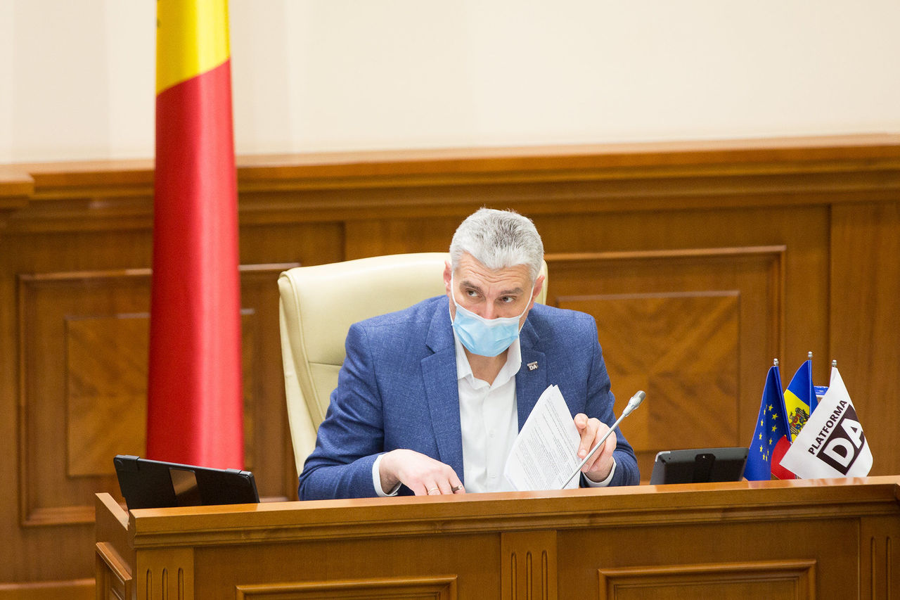 Вице-председатель парламента Александр Слусарь.