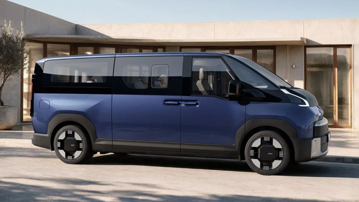 Представлены электрические фургон и микроавтобус Kia PV7.
