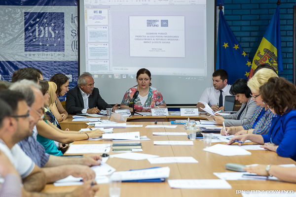 Проект закона об изменении Трудового кодекса может привести к социальным рискам.
