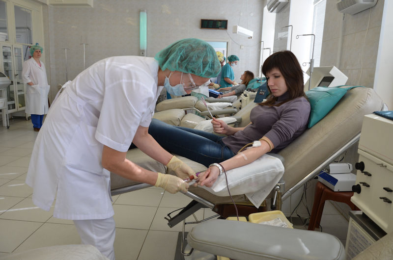 Пункты сдачи крови установят 17 июня в 20.00.