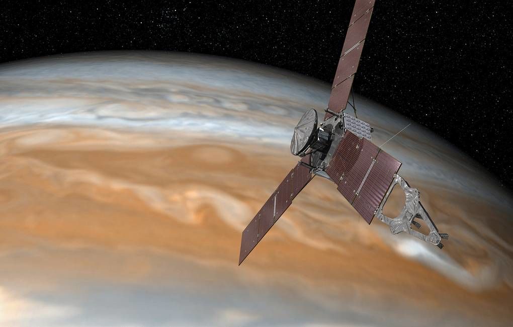 Зонд Juno раскрыл механизм зарождения молний на Юпитере.