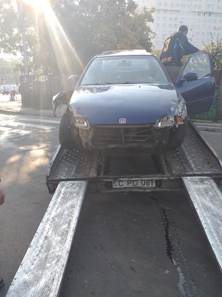 В Кишиневе угнавший машину подросток повредил четыре автомобиля.