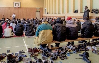 В загоревшемся здании проживало около 160 человек.