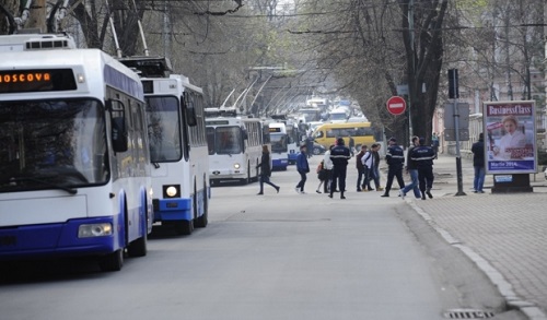 Настоящий затор спровоцировало этим утром незначительное ДТП в центре столицы.  Фото: realitatea.md