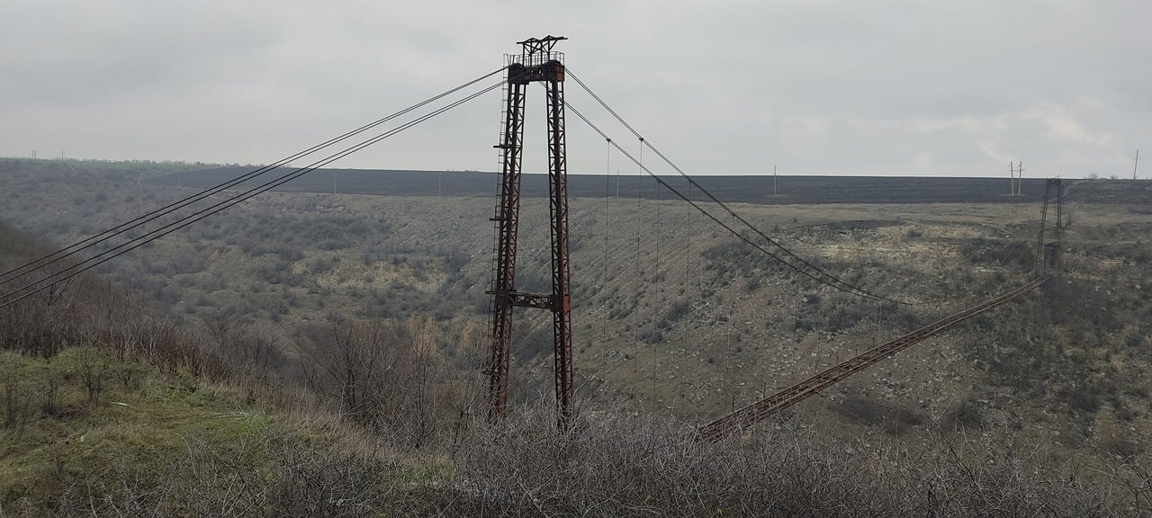 В Резине парень погиб, сорвавшись с моста в пропасть.