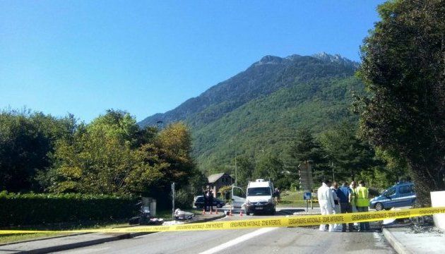 Во Франции упал сверхлегкий самолет, нарушено движение поездов.