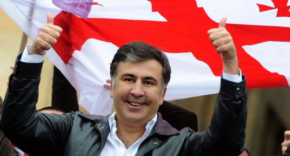 Adepții fostului președinte georgian, în prezent guvernator al regiunii Odesa, Mihail Saakașvili, acuză Guvernul de la Tbilisi de „capitulare în faţa Rusiei”.