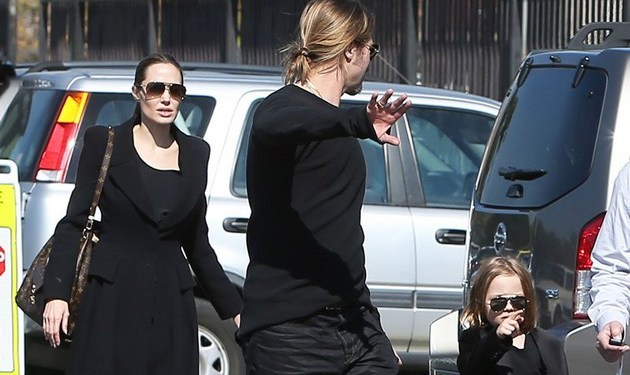 Actorii americani Angelina Jolie şi Brad Pitt se vor căsători cel mai probabil în luna mai, renumitul cuplu de la Hollywood obţinând, la sfârşitul lunii februarie, autorizaţia de căsătorie.