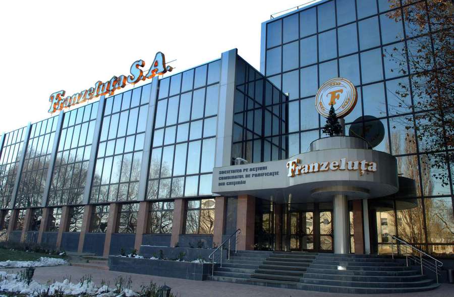 Крупнейший хлебопроизводитель Молдовы комбинат «Франзелуца» опровергает информацию о подорожании хлеба.